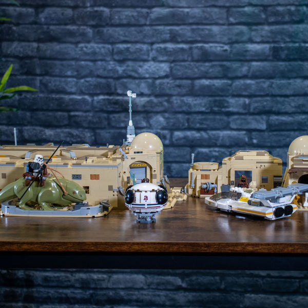 Lego Mos Eisley Cantina is the only Star Wars set with its own bar